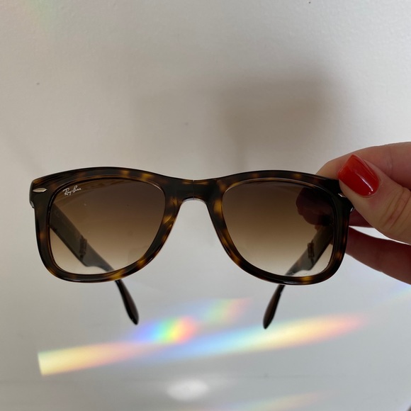 Ray Ban Folding Wayfarer Sunglasses - Picture 2 of 10